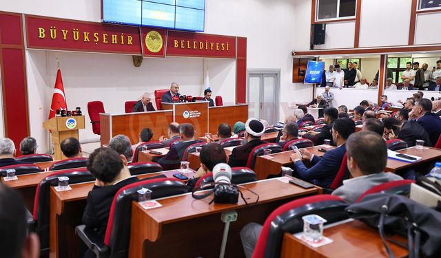 Sakarya’nın yarınları için 57 gündem Büyükşehir meclisinden geçti