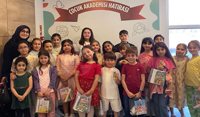 Serdivan Çocuk Akademisi’nde yılsonu coşkusu