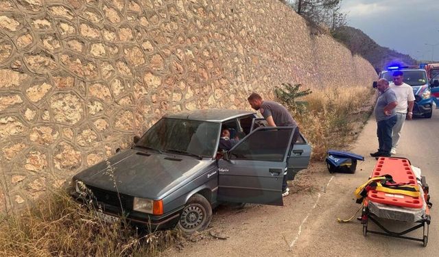 Otomobil şarampole uçtu