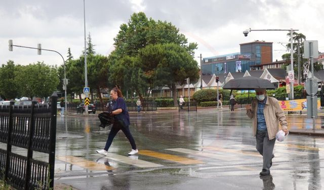 Sakarya'da yağış hayatı olumsuz etkiledi