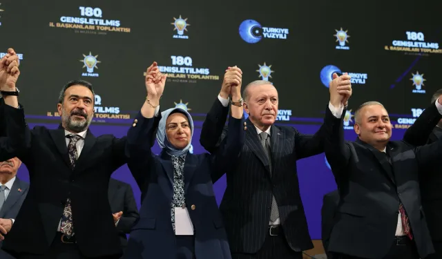 AK Parti'ye üç belediye başkanı daha katıldı!