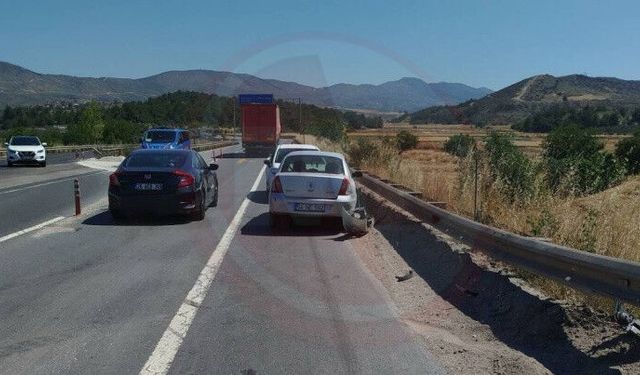 Direksiyon başında baygınlık geçirdi: Refüje çarptı!