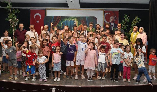 Erenler’de çocuklar tiyatro programında buluştu