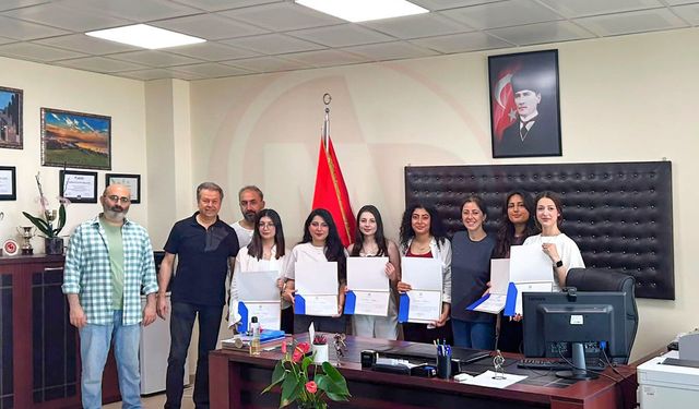 Ödüllü öğrencilere başarı  belgesi takdim edildi
