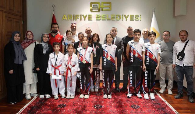 Şampiyon sporculardan Başkan Karakullukçu’ya ziyaret