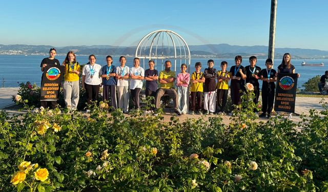 Serdivanlı Karatecilerden  Darıca’da madalya yağmuru