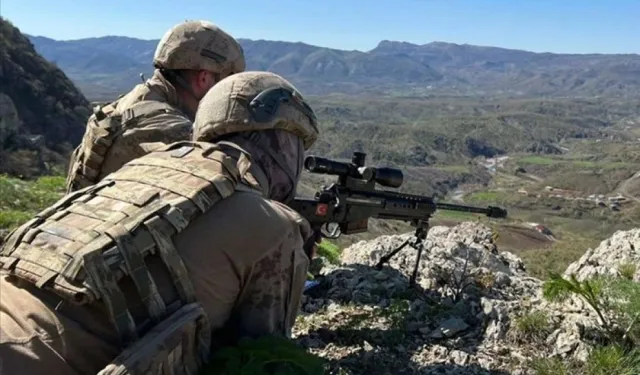 Son bir haftada 4 PKK'lı terörist teslim oldu