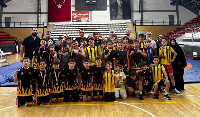 Serdivan Belediyesi güreşte Sakarya’ya damga vurdu