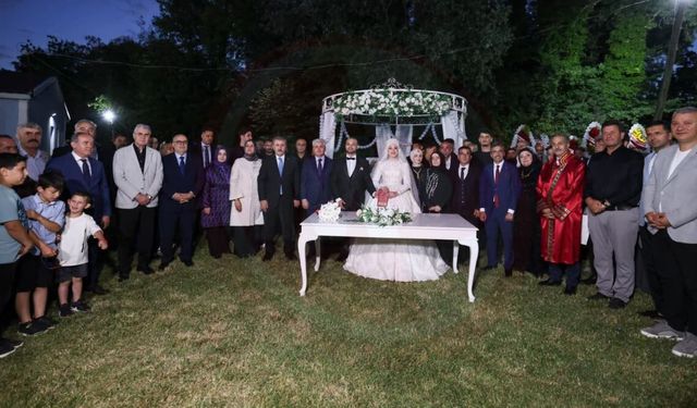 10 bin davetlinin katıldığı görkemli nikâh