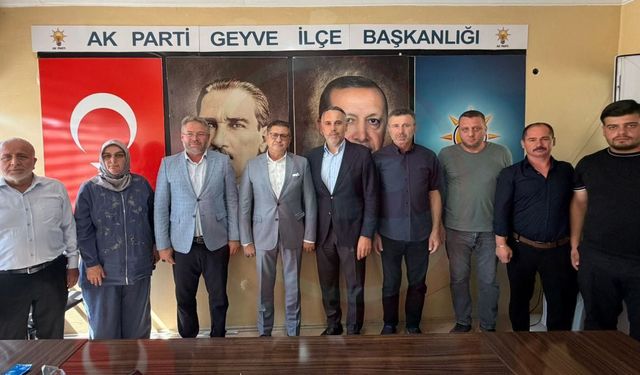 Geyve’de AK Parti teşkilatından dikkat çeken buluşma