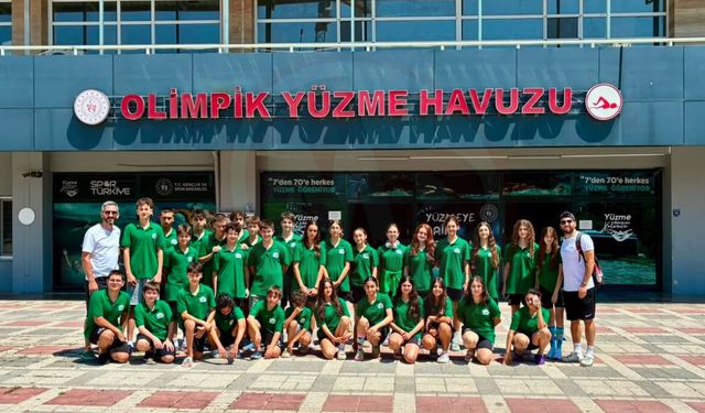 Sakaryalı genç yüzücüler  Elazığ’da dereceye doymadı!