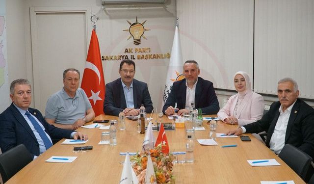 AK Parti’de yatırımlar ve teşkilat çalışmaları konuşuldu