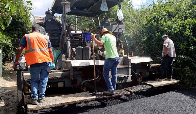 Sapanca’da yollar asfaltla yeni yüzüne kavuşuyor