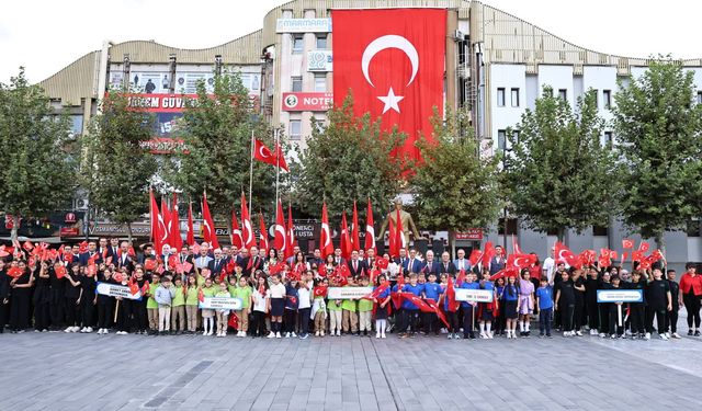 Sakarya’da eğitim yılı çelenk töreniyle başladı