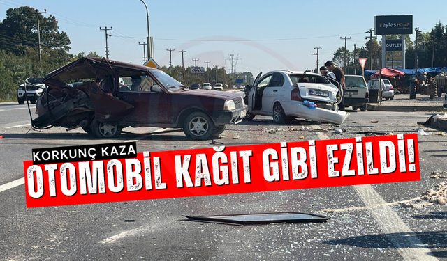 Korkunç kaza: Otomobil kağıt gibi ezildi!