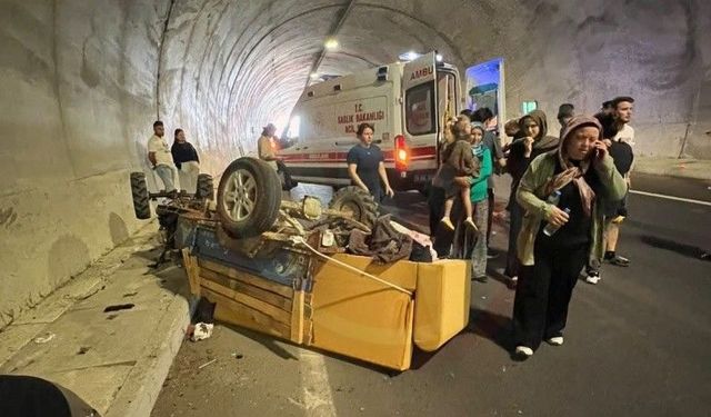 Sakarya'da tünelde patpat devrildi: 2 yaralı
