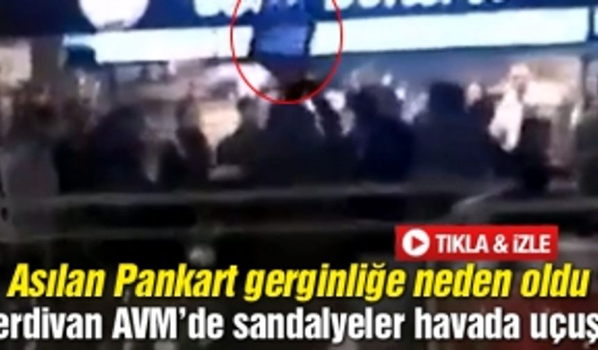 Serdivan AVM'de sandalyeler havada uçuştu