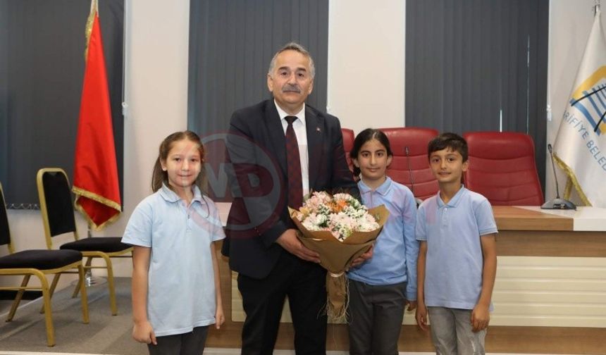 Başkan Karakullukçu, ilkokul öğrencilerini ağırladı