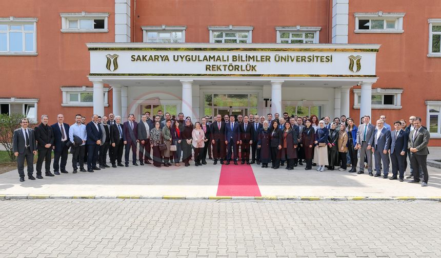 SUBÜ tam kurumsal akreditasyonunu kutladı