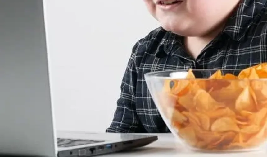 Ekran bağımlılığı ağız sağlığını da etkiliyor!