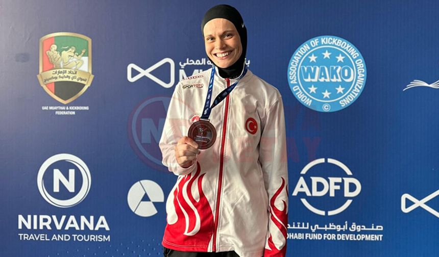 Büyükşehir’in Kick Boksçusu Ayşe Kaplan Dünya 3’üncüsü oldu