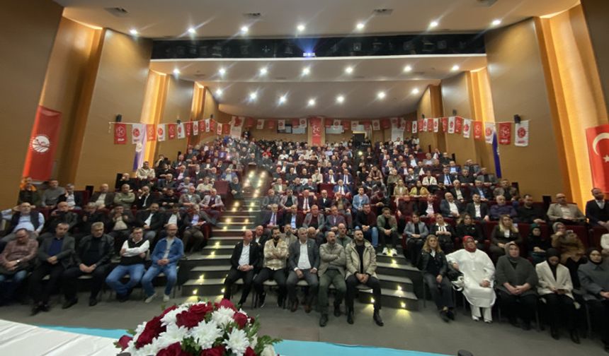 MHP'den ‘Gövde Gösterisi’ gibi toplantı