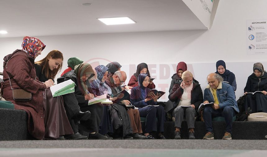 SAMEK’ten, Yeşilay Gençlik Merkezi’nde 9 branşta kurs