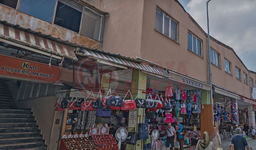 Katlı pazar yerinde tuvalet krizi!