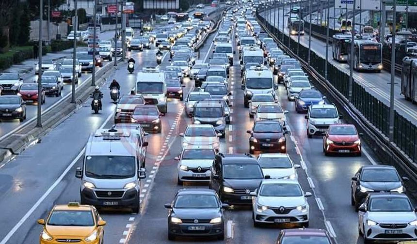 Yeni yılın ilk ayında  bin 884 araç  trafiğe katıldı!