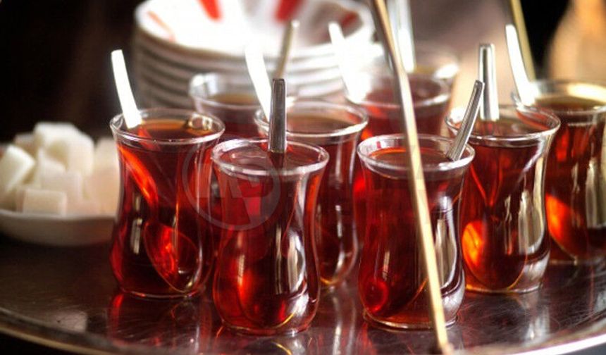 BİR BARDAK ÇAY 100 TL!