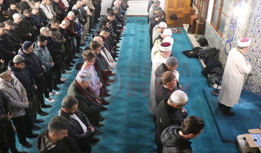 İlk teravih namazı eda edildi