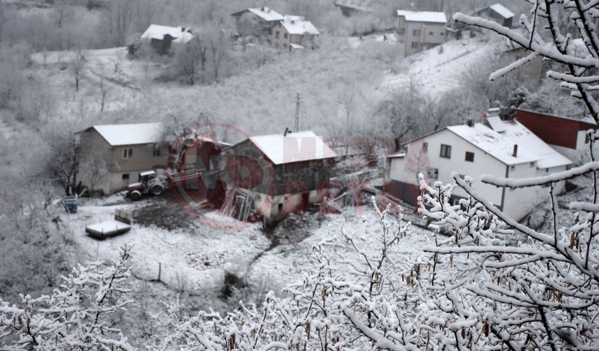 Sakarya’nın yüksek kesimleri  beyaz gelinliğini yeniden giydi