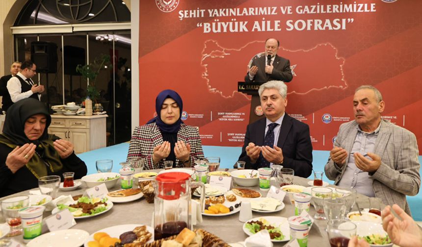 İlk iftar şehit aileleri ve gazilerle