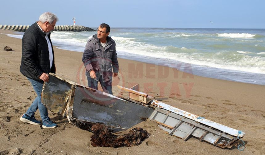 Cansız bedeni bulunan balıkçının teknesi de karaya vurdu