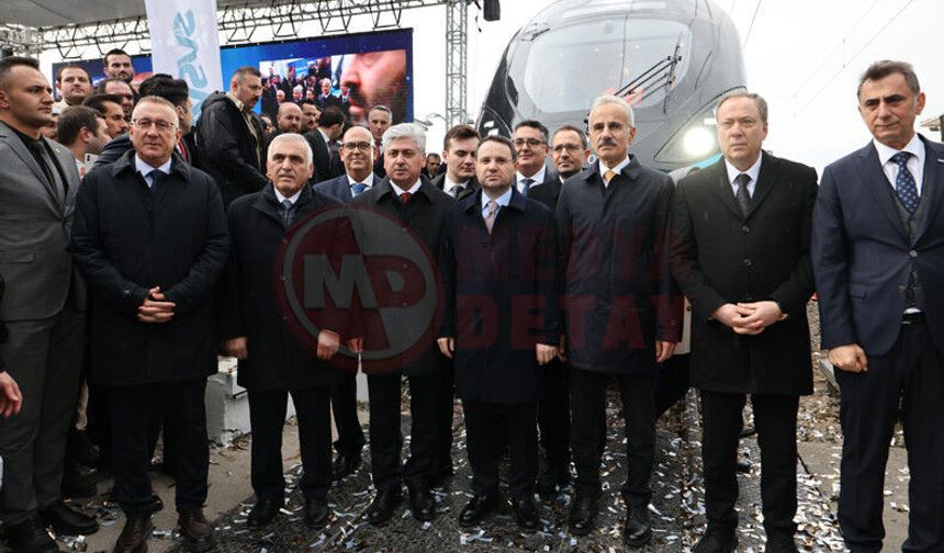 İlk milli elektrikli hızlı tren raylara indi