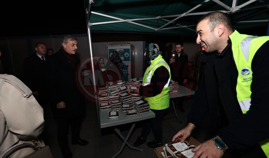 Alemdar, Kadir Gecesi’nde vatandaşlarla aynı safta