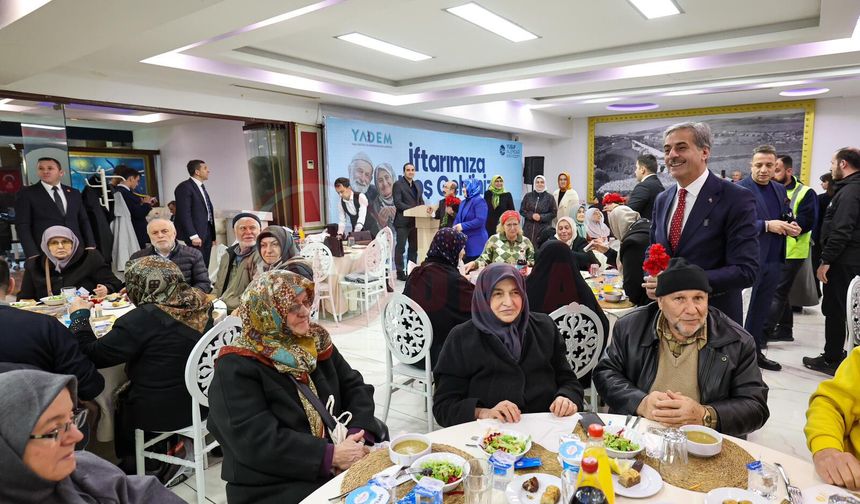 “Başımızın tacı büyüklerimizi asla yalnız bırakmayacağız”