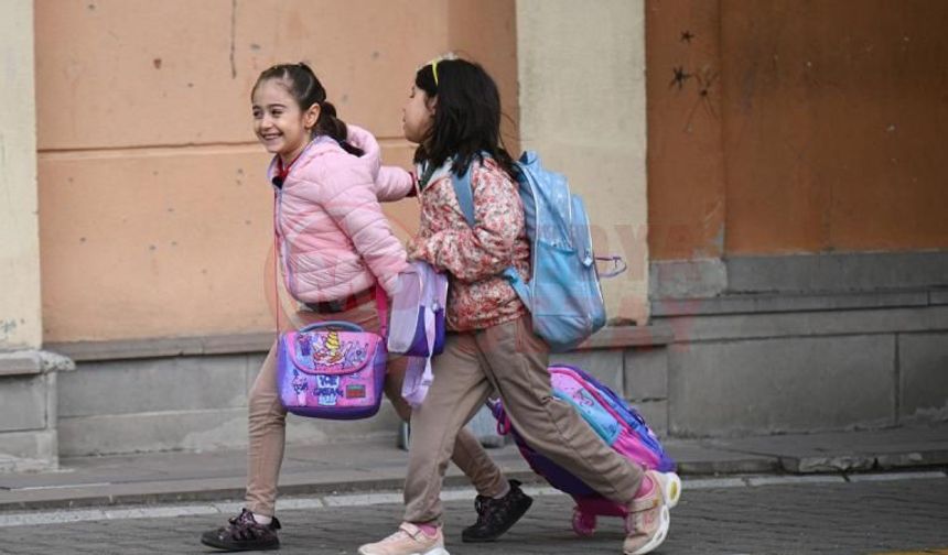 Şehirde 212 bin öğrenci ders başı yapacak!