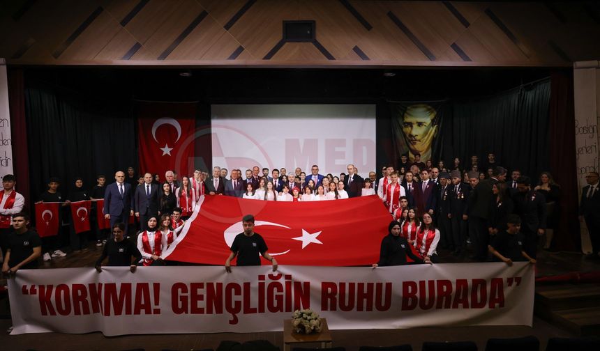 İstiklal Marşıyla  bağımsızlık  ruhu yaşıyor!