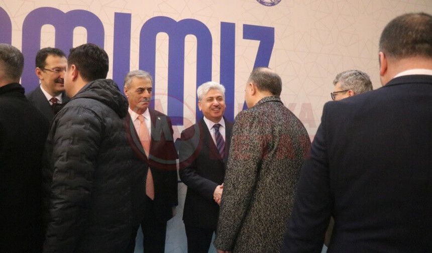 Sakarya protokolü ve vatandaş bayramlaştı