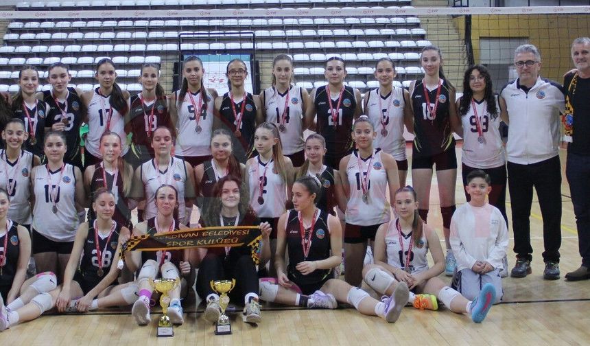 Yıldız Kızlar Voleybol İl Birinciliği’nde gurur veren final