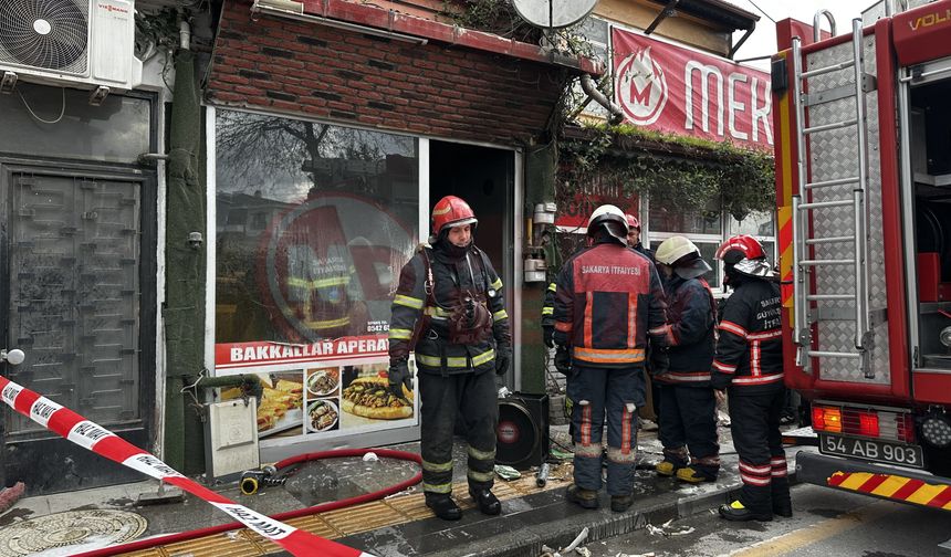 İşletmeci dışarıdayken dükkanında yangın çıktı