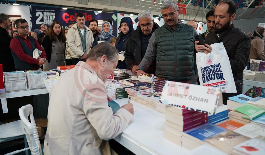 Serdivan Kitap Fuarı’nda ünlü isimlere büyük ilgi
