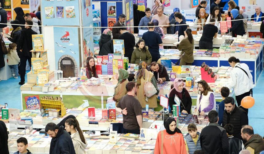 Serdivan’da kitapların ışığı hiç sönmedi