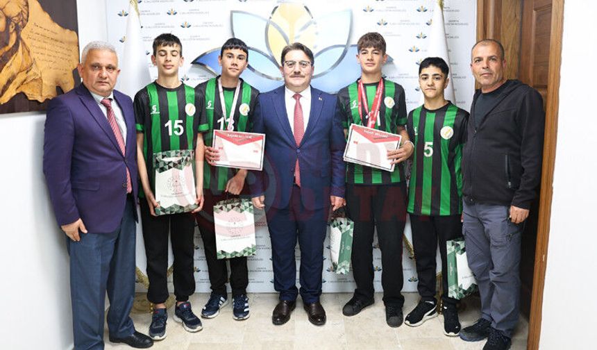 Özel sporculardan gurur veren başarı