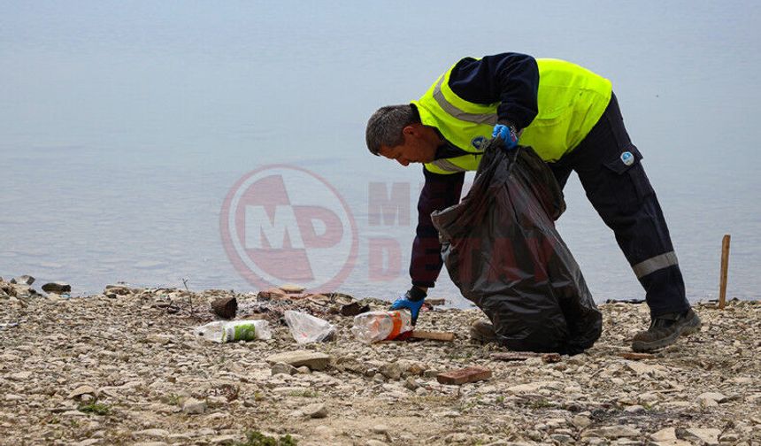 Tonlarca atık toplandı