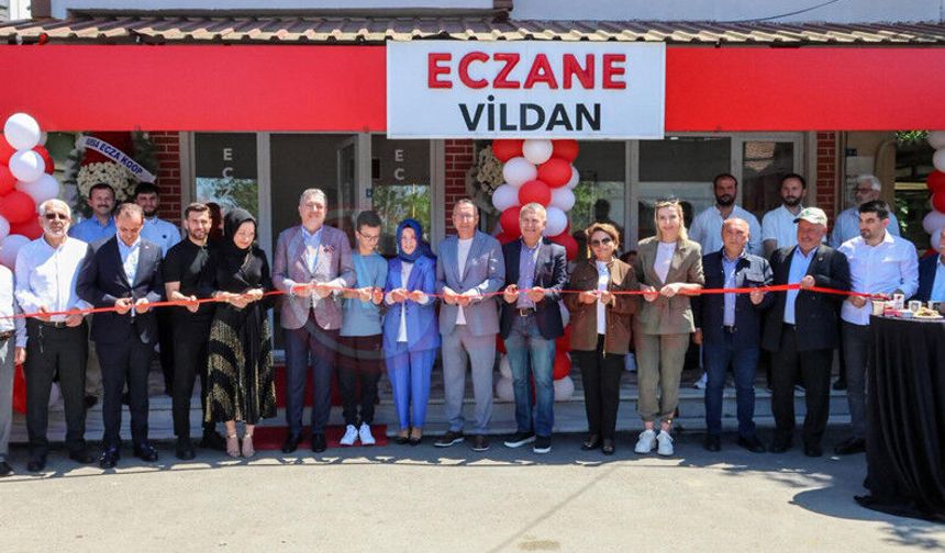 Karapürçek'te Vildan Eczanesi hizmete açıldı