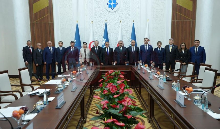 Özbekistan’da siyasi ve kültürel buluşmalar