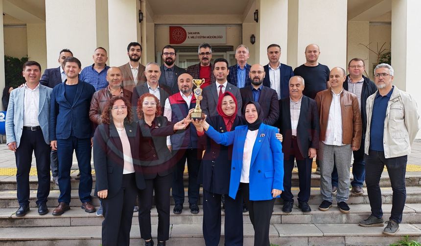 Eğitim-Bir-Sen rekora doymuyor