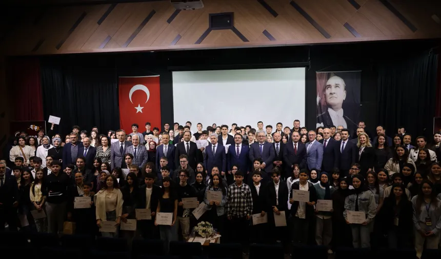 Sakarya'da liselilerin sanat dolu festivali ödül töreni ile taçlandı